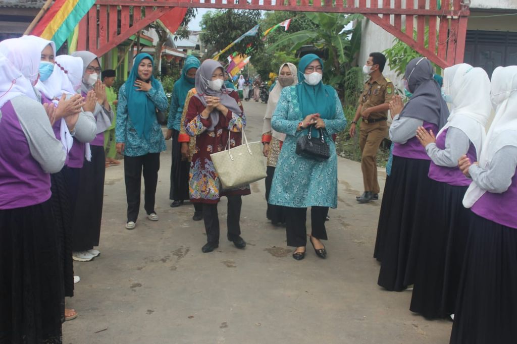 Tim Penilai Kabupaten Sambangi PKK Kelurahan Kuala Lahang