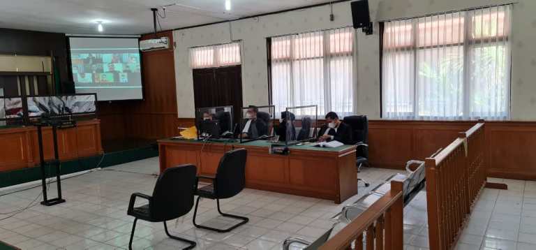 Hakim Harap Terdakwa Ungkap Keterlibatan Pimpinan Bank Riau Kepri Pusat