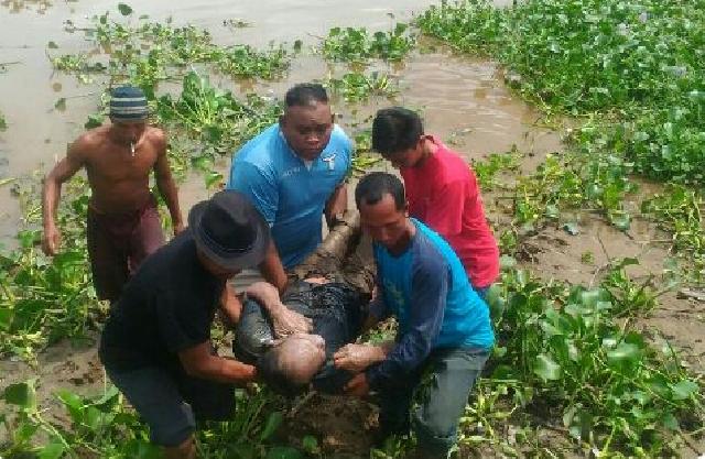 Heboh, Mayat Lelaki Terdampar di Sungai Indragiri