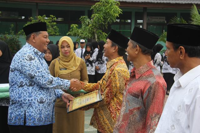 Pimpin Upacara HUT Korpri dan PGRI, Ini Penyampaian Asisten I Setda Inhil