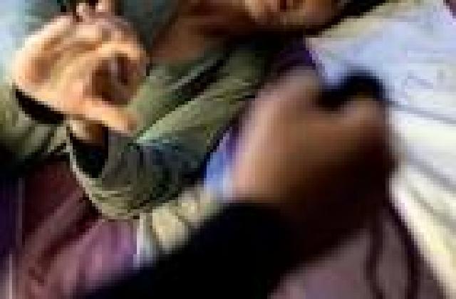 Gadis 17 Tahun Ini Diperkosa dan Direkam Dengan Kamera Handphone Oleh Pacarnya Sendiri