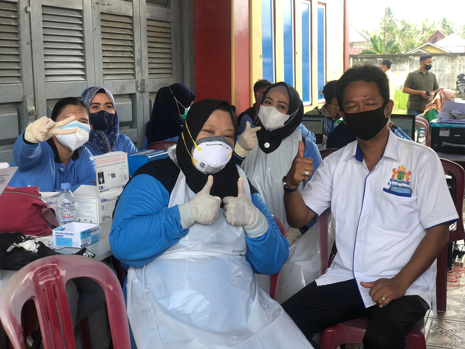 Masyarakat Inhil Antusias Ikuti Vaksinasi Covid-19 Tajaan Kadin Riau dan OJK