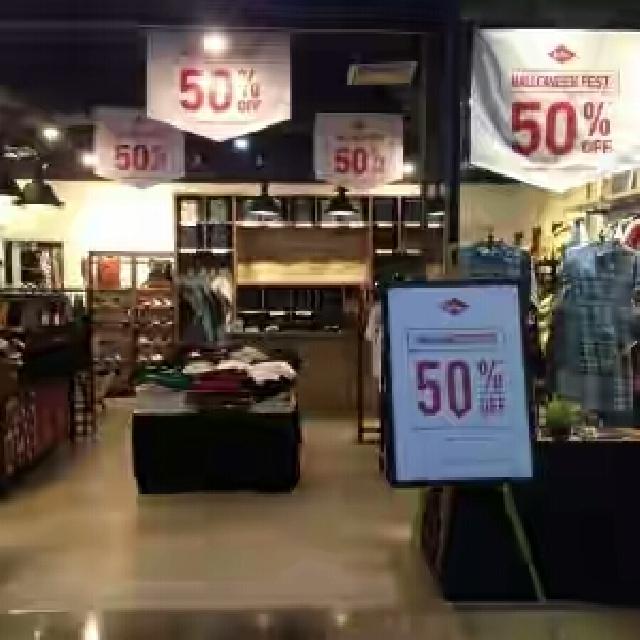 Masih Ada Sehari, Promo Halloween Lee Cooper Diskon 50 Persen