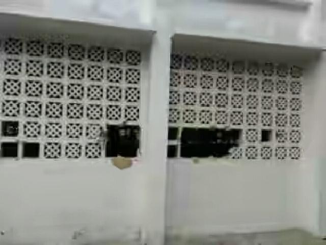 Dinding Pasar Higienis Pekanbaru Dibobol Pedagang