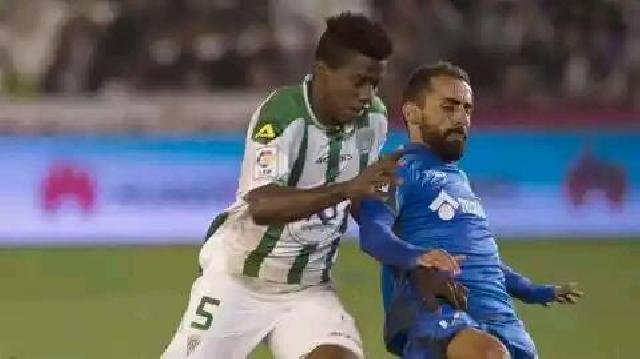 Tragis, Baru Main 7 Menit, Pemain Sepakbola Ini Tewas 