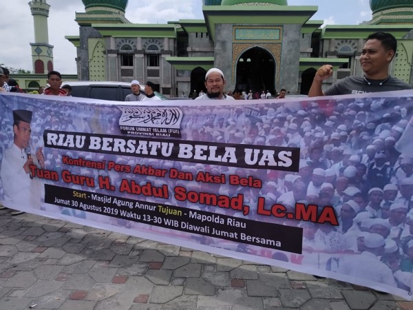 Jelang Aksi Bela UAS, Massa Berkumpul di Halaman Masjid Raya Annur Pekanbaru