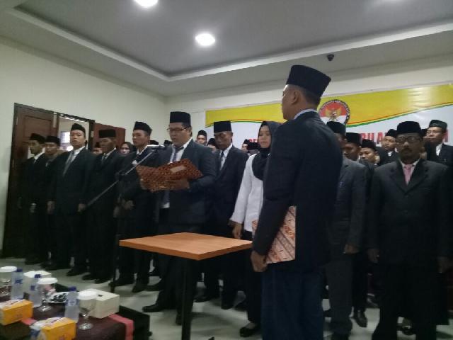 Jelang Pilkada, Panwaslu Inhil Lantik Panwascam