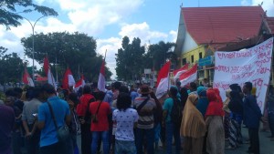 Puluhan Masyarakat Kampar Demo, Minta Kapolres Kampar 
