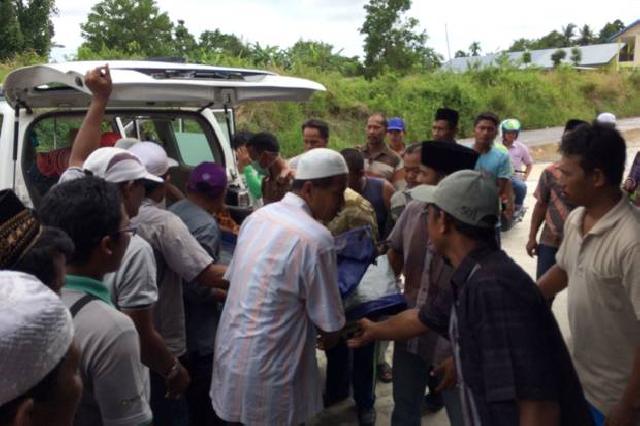 Tersengat Listrik Tegangan Tinggi, Kuli Bangunan Tewas