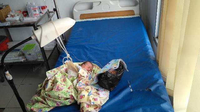 Heboh, Bayi di Inhil Lahir Dengan Kondisi Usus Diluar