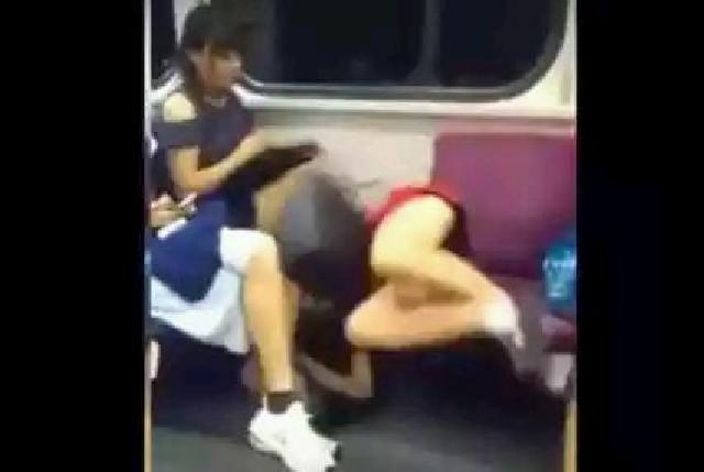 Tertidur, Gadis Seksi Ini.....