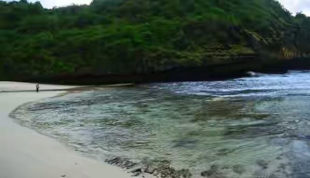 Enam Pantai Indah Berpasir Landai di Gunungkidul