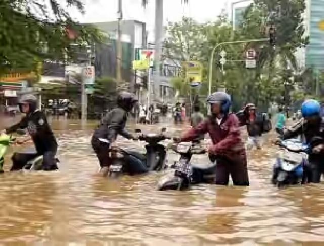 Dinsos: Masyarakat DAS Butuh Pelampung dan Perahu Karet