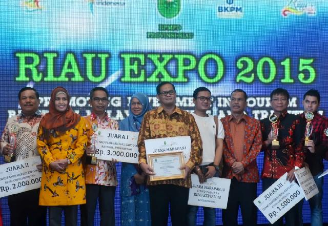 Tampilkan Produk Kelapa, Inhil Raih Juara Pertama di Riau Expo 2015