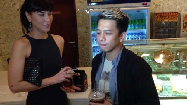 Gara-gara Foto Ini, Ariel Diminta Nikahi Sophia