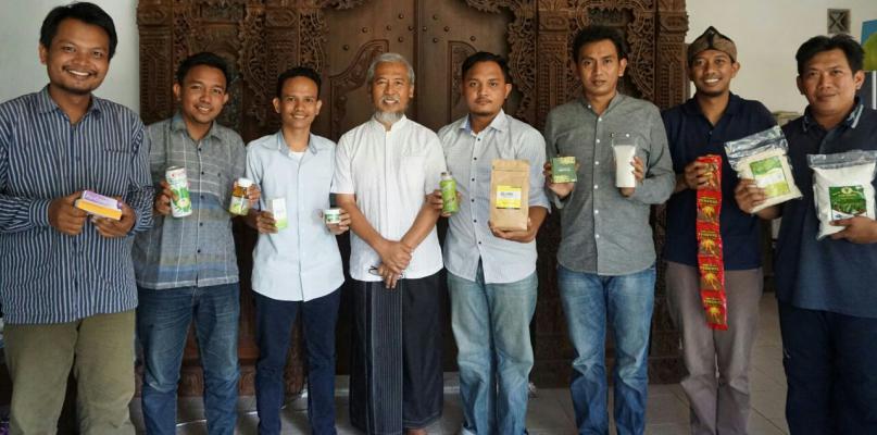 Bersama Pemuda Dan Mahasiswa Inhil, Profesor Wisnu Gardjito Komitmen Terjun Langsung Edukasi Petani 