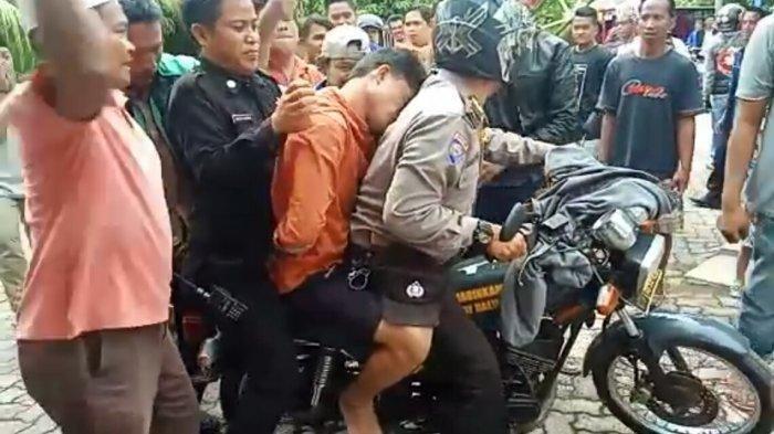 Perampok ATM Sebar Uang Modus Baru,Sekarang Pakai ATM Sendiri Bank yang Rugi