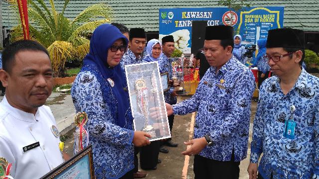 HKN ke 52, 7 Puskesmas Inhil Terima Penghargaan