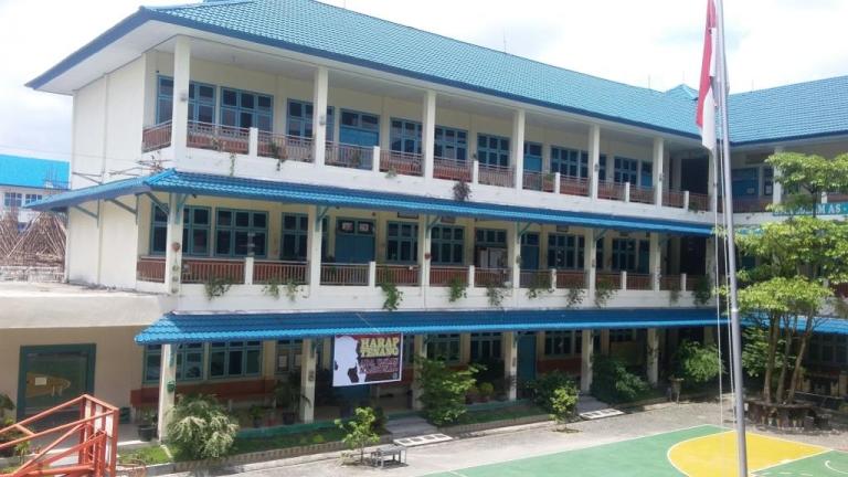 Dewan Menilai Sekolah Lebih Dibutuhkan Daripada Tugu