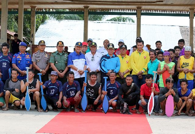 Buka Acara Pacu Jalur, Ini Kata Bupati Inhil