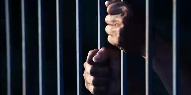 2 Polisi Patahkan Lengan Guru dalam Kasus Salah Tangkap