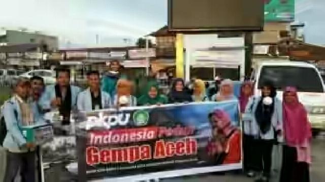 BEM UR dan PKPU Galang Dana Gempa Aceh