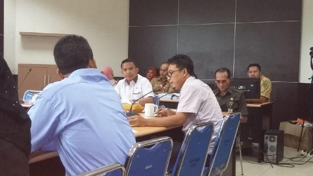Perusahaan Selalu Tuding Dewan Persulit Izin