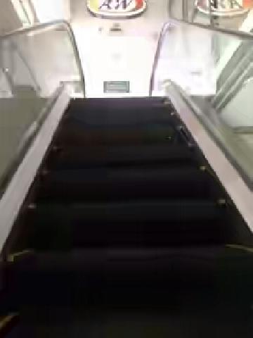 Escalator Mal ini Banyak Dikeluhkan Pengunjung