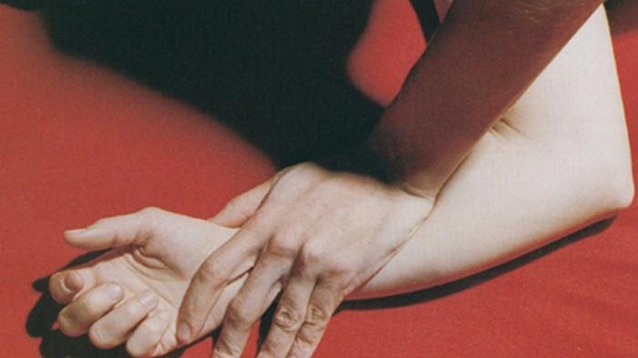 Tak Sadarkan Diri Usai Diberi Minum Teh Kemasan, Siswi SMP Diperkosa Teman di Rumah Kosong