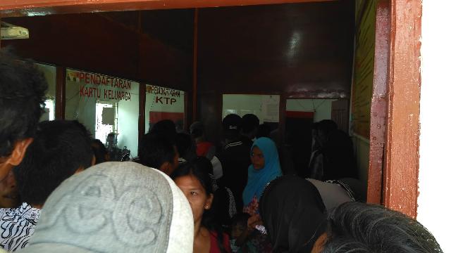 Masyarakat Kecewa Dengan Sistem Pembuatan KTP, KK dan Akta Kelahiran di Inhil