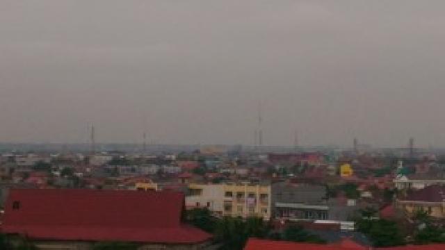 Kabut Melanda Kota Pekanbaru Pagi Ini