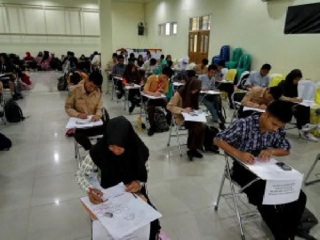 Siswa Sekolah Mengkarikaturkan Pahlawan Revolusi