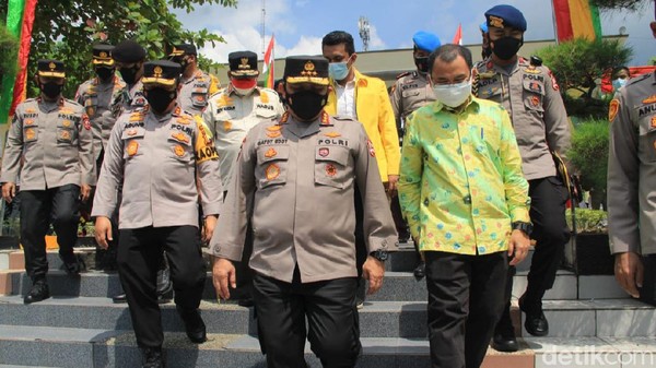 Wakapolri Minta Mahasiswa Riau Edukasi Warga Tangkal Hoax Corona-Vaksin