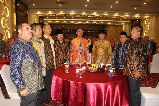 Hadiri Pengukuhan, Bupati Berharap KKIH Berikan Ide Pengolahan Kelapa 