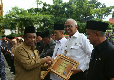 Pemkab Inhil Terima Penghargaan APIP Dari BPKP