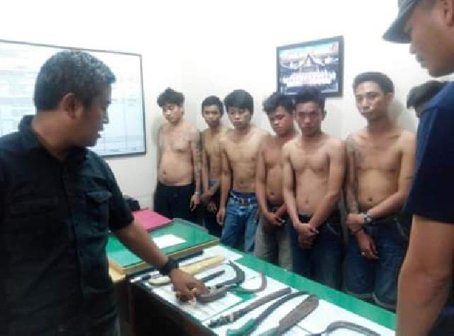 17 Orang Preman Membawa Senjata Tajam Ditangkap Polres Inhil