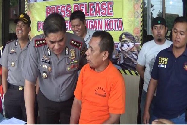 Tega  pria ini Ikat Anak Tiri dan Memperkosanya Berulang Kali