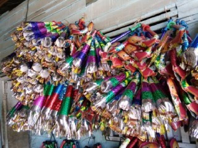 Ngapain Beli, Buat Terompet Tahun Baru Ternyata Mudah