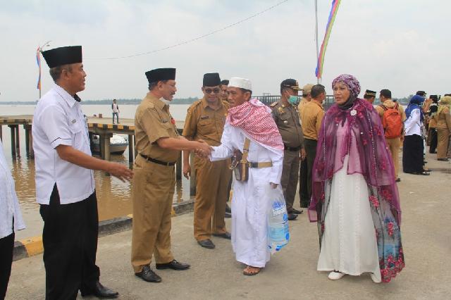 Sekda Inhil Sambut Jemaah Haji Cloter 4 Batam