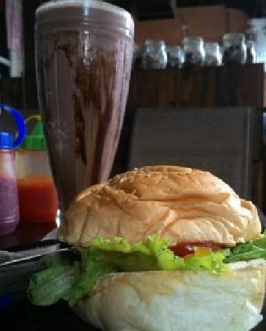 Promo For Mother Only, Beli 2 Gratis 1 di Abah Burger