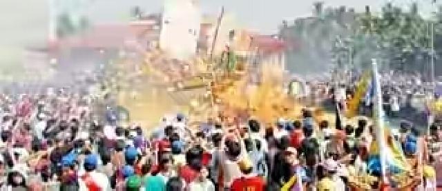 Rohil Bersiap Dalam Event Bakar Tongkang yang Dilaksanakan Pada Juni