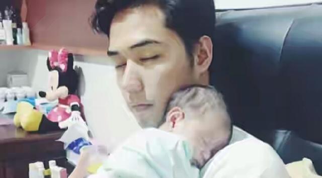 Kehadiran Uta Bikin Rizky Kinos Nangis