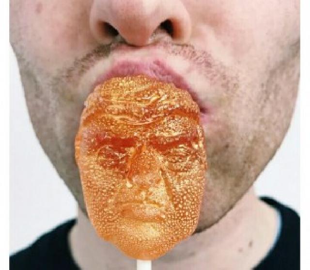 Lolipop Ini Dibuat Untuk Menentang Kebijakan Donald Tump