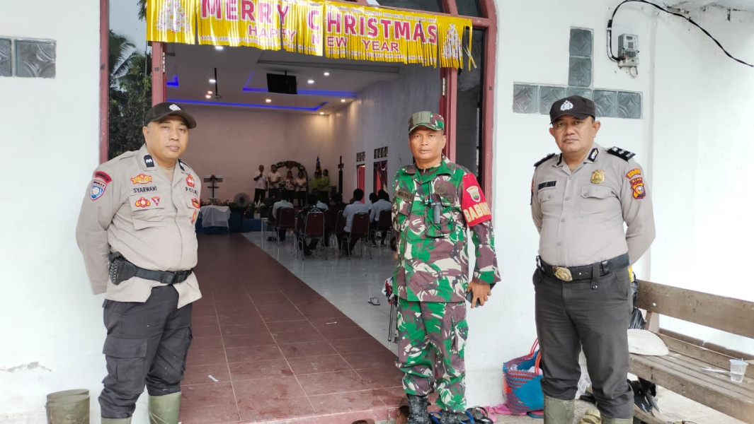 Polsek Tempuling Lakukan Sterilisasi dan Pengamanan Ibadah