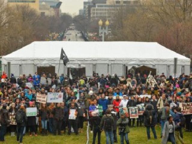 Aksi Demonstrasi Tolak Pelantikan Trump