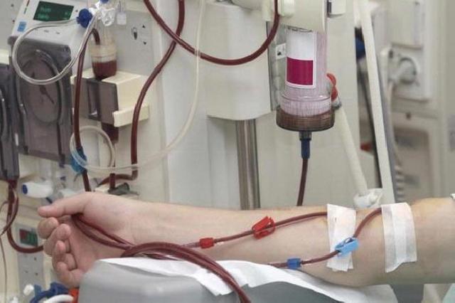 Gadis Cantik Berhenti Sekolah untuk Merawat Ibunya yang Sakit