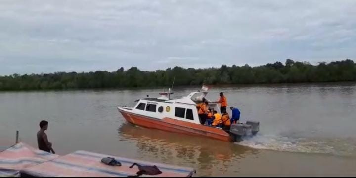 Seorang Nelayan Di Rokan Hilir Jatuh Ke Laut