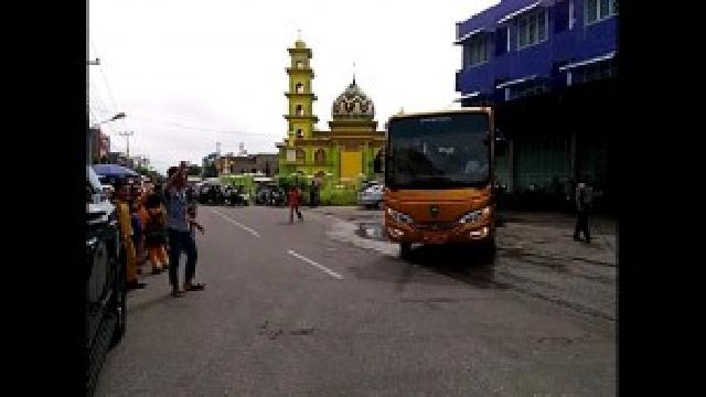 Video: Aksi Om Telolet Om Anak SD Saat Kunjungan Gubri Pantau Gudang Sembako