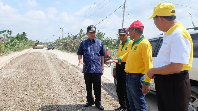 Bupati Inhil Tinjau Pengerjaan Jalan Kotabaru-Selensen dan Jembatan Reteh