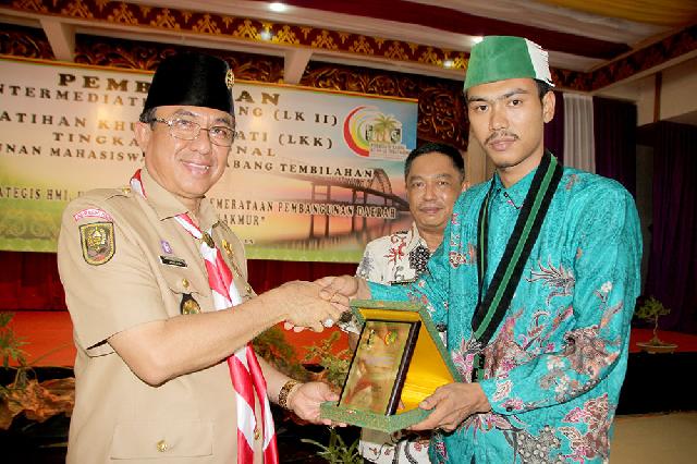 Wardan Harapkan Masukan dari HMI Guna Pembangunan Inhil